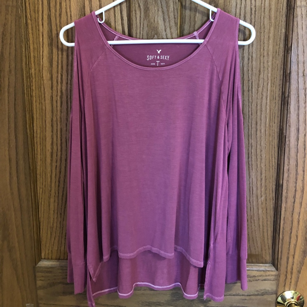 American Eagle eyelet shirt